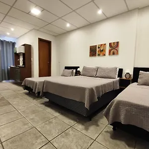 https://villa-bilac-amplo-studio-2km-da-vila-germnica.santa-catarina-brasil.com